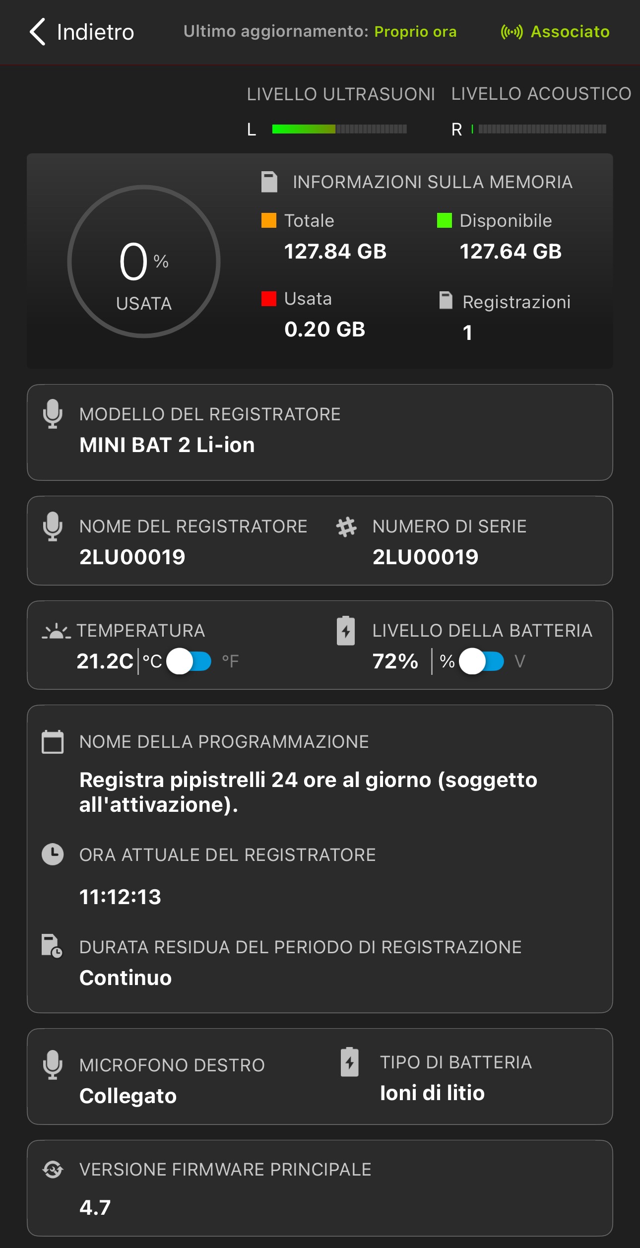 Screenshot della schermata di stato. Gli elementi dell'interfaccia utente sono descritti di seguito.